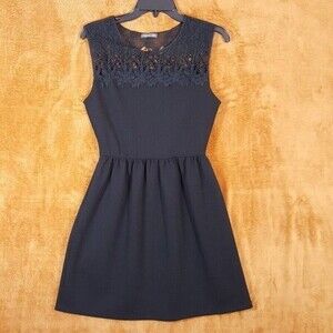 SOPRANO Dress Womens Medium Black Crochet Applique Sleeveless Tank Fit Flare